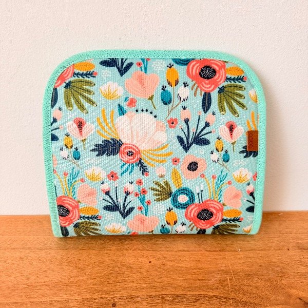 Producto - CARTUCHERA EMILIA (Cordura Bondeada) Diseño Floral Verde