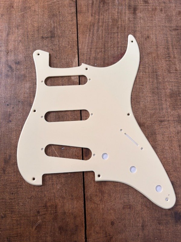 Producto - Pickguard SSS 1 capa 8 agujeros Crema - 0
