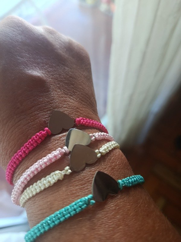 Producto - Pulseras de hilo corazón