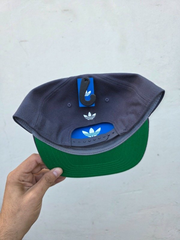 Adidas originals snapback 2026 gris — imagen 8