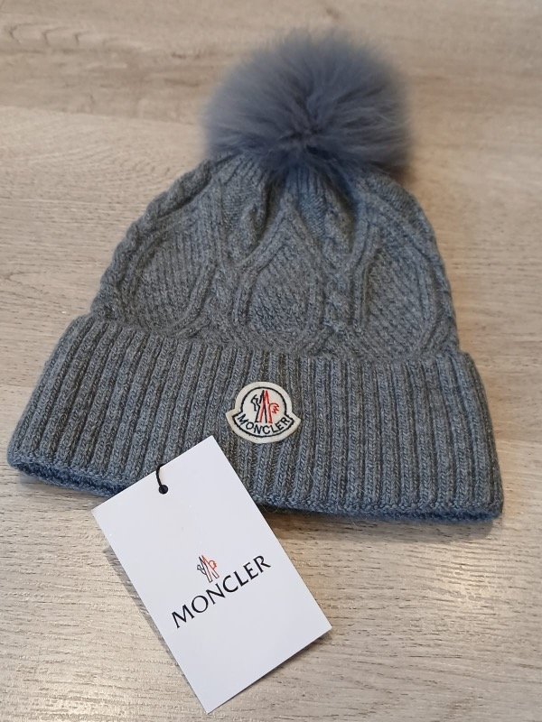 Producto - Gorro MONCLER (gris)