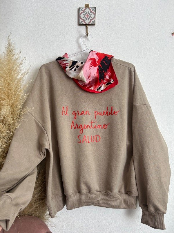 Producto - Buzo Salud Beige