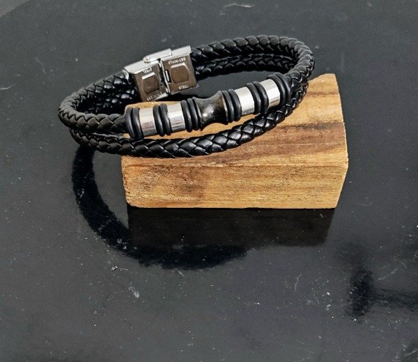 Producto - Pulsera de Cuero dos tiras trenzadas con detalle metal y negro Cierre Metálico