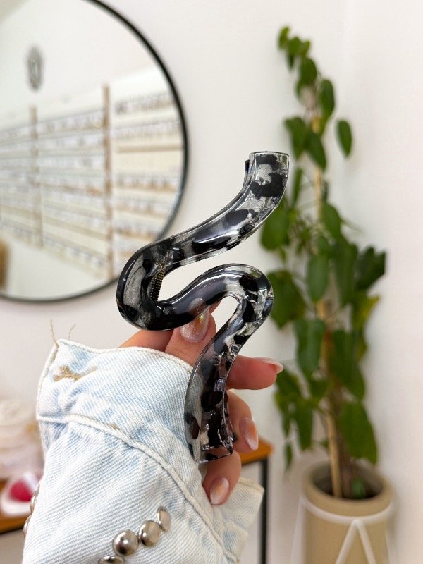 Producto - Broche curva animal negro