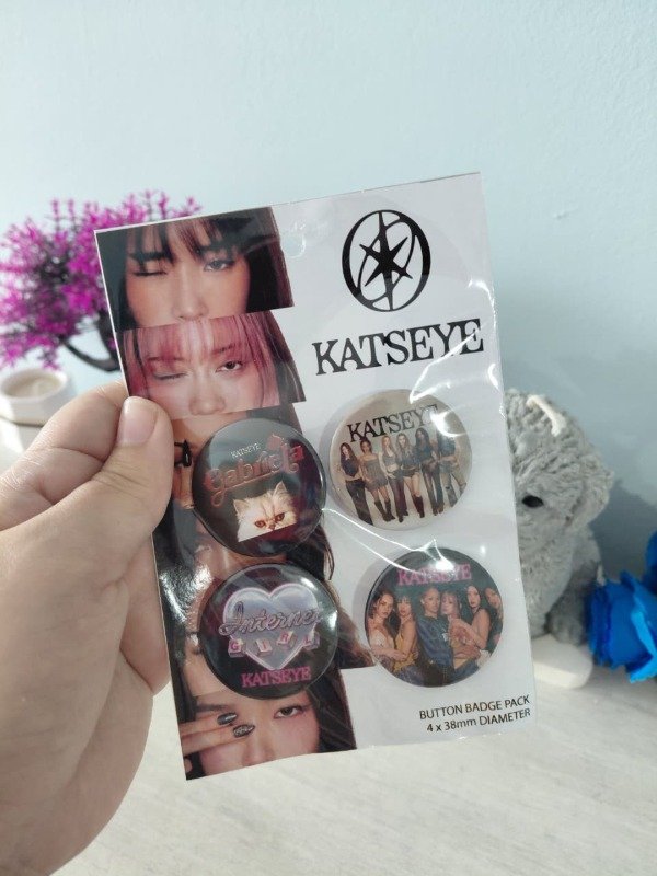 Producto - Pack de pines x 4 - Katseye