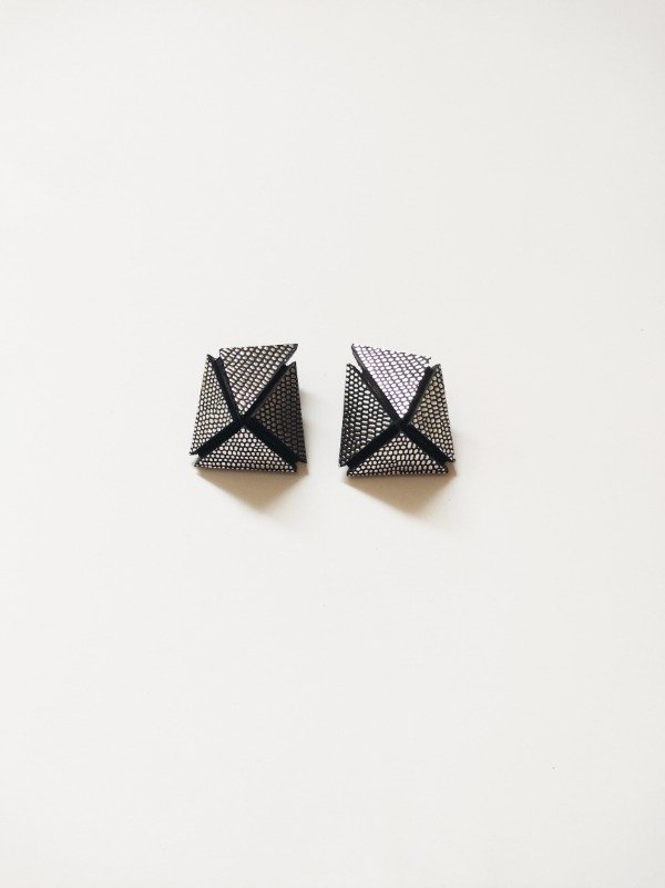 Producto - Maxi Aros Trapecio.Negro+Plata