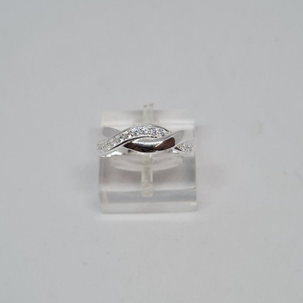 Producto - Anillo entrecruzado cubic