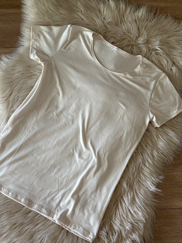 Producto - REMERA BÁSICA DE MODAL SOFT CREMA