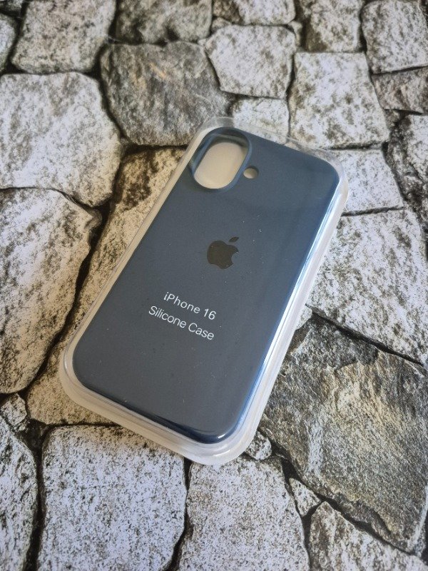 Producto - Funda silicone case logo Iphone 16 azul oscuro