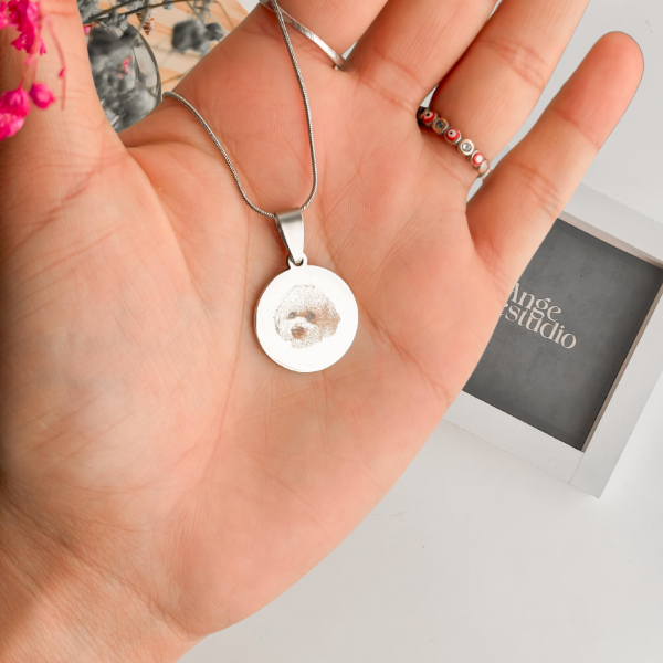 Producto - Collar plateado circular - Grabado Laser
