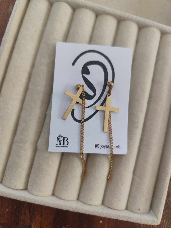 Producto - Aros cruz + cadenas. Acero dorado.
