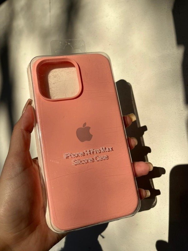 Producto - Iph 14 pro max silicona case con felpa rosita