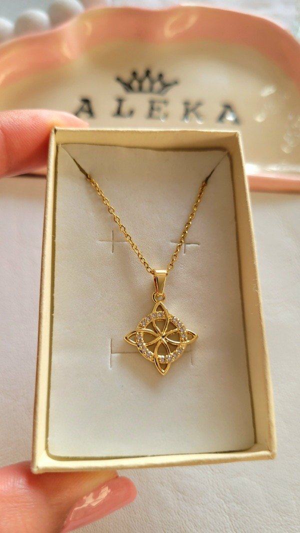 Producto - Collar nudo de bruja con strass de acero dorado - 1