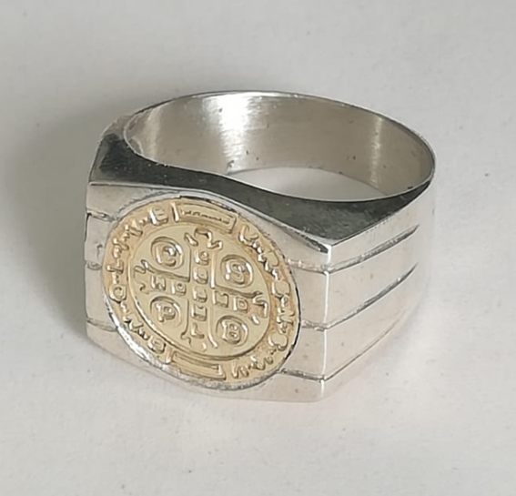 Producto - Anillo cuadrado San Benito de Plata 925 y oro duble
