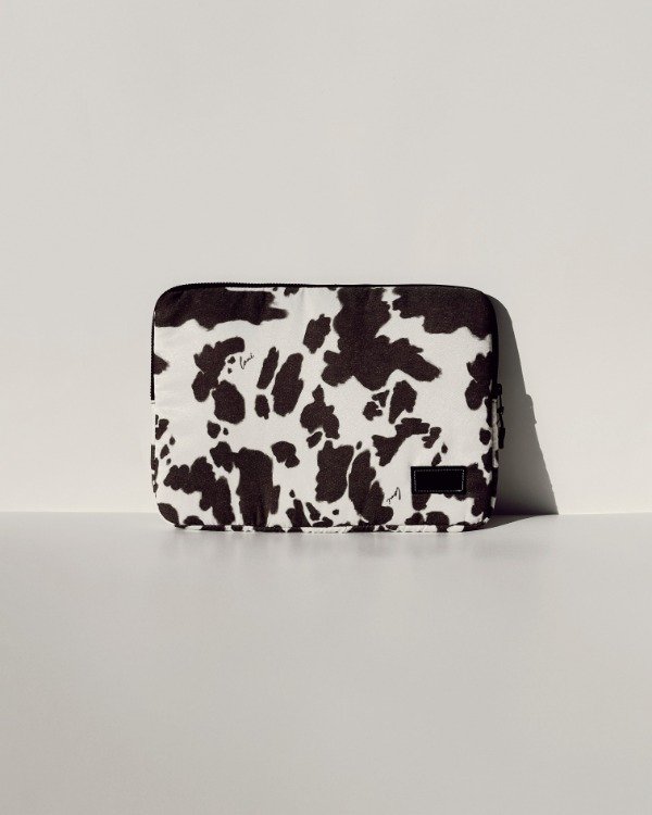 Producto - Porta Notebook Cow Print