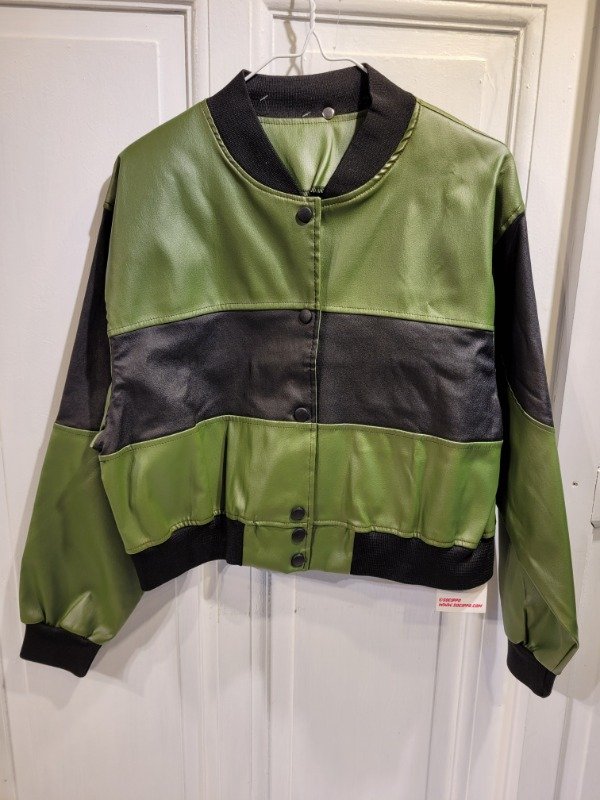 Producto - Campera SO CIPPO verde y negro ecocuero Nueva C/etiq Talle 10 años - PRECIO: 32X