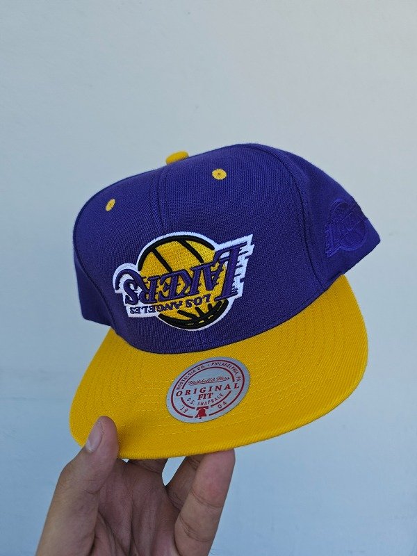 Producto - Los Angeles Lakers Upside Down Mitchell And Ness Snapback
