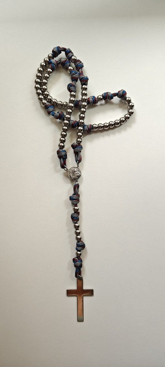Producto - Rosario de Paracord y acero (combinado azul, blanco y rojo)