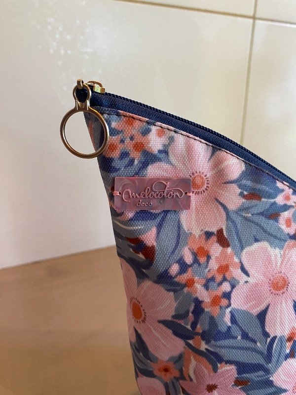 Producto - Yerbera impermeable Flores fdo azul - 1