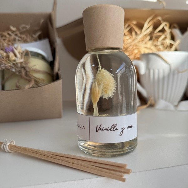 Producto - Difusor con tapa de madera y flores - 100ml