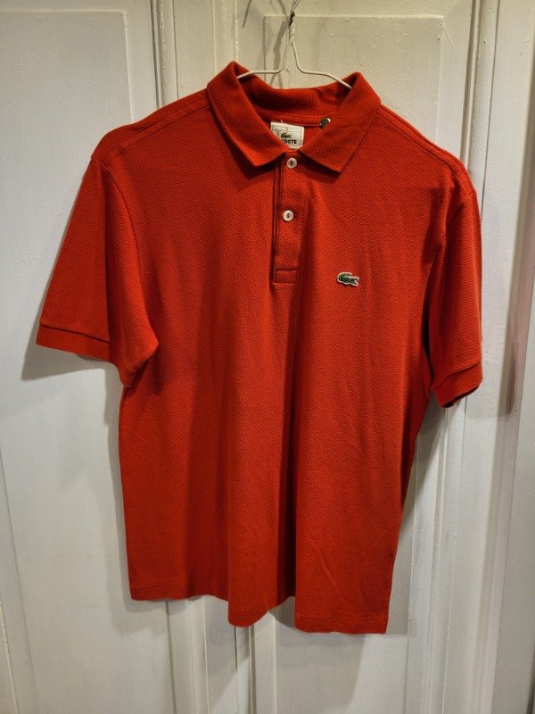 Producto - Chomba LACOSTE colorada Talle 16 años- PRECIO: 32X