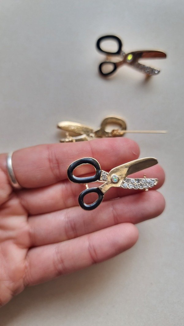 Producto - Prendedor TIJERA con STRASS 2