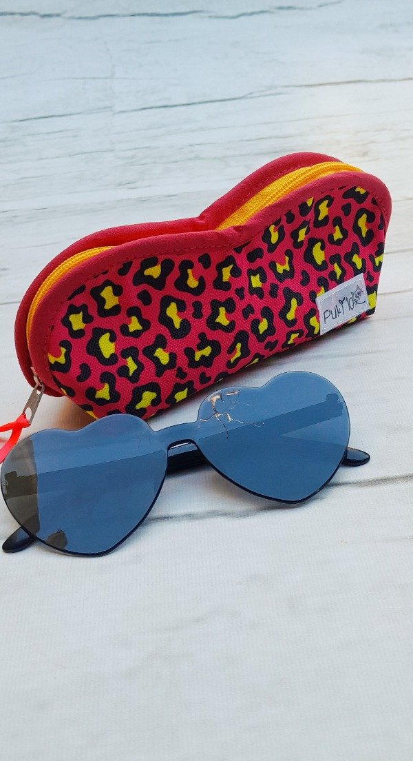 Producto - Estuche de lentes indi animal print fucsia