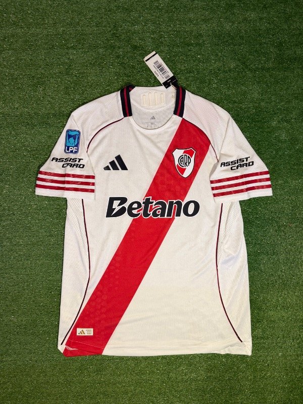 Camiseta Heat.rdy titular 2025/26 vs Sarmiento (Quintero 10 - Anna Vives) talla L