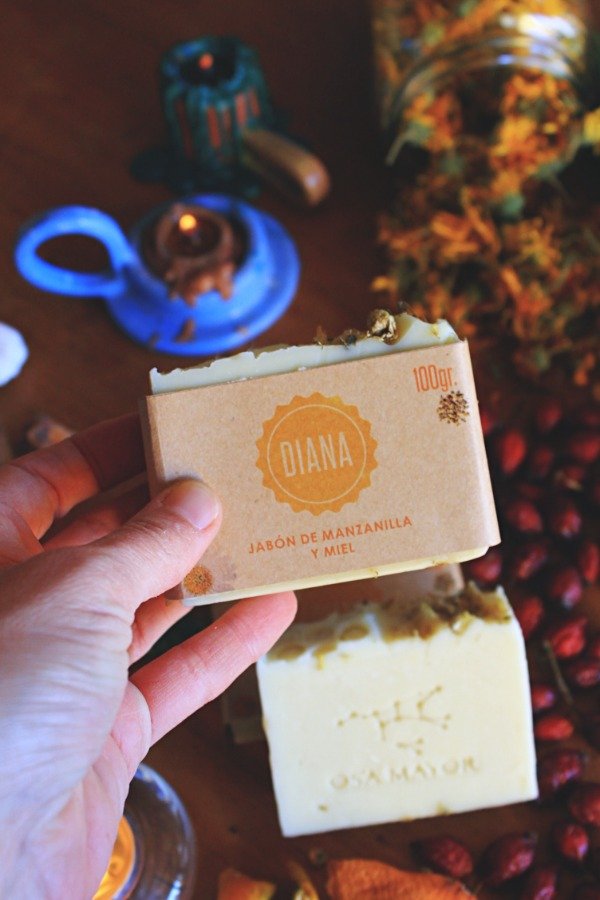 Producto - Diana: Jabón de Manzanilla y Miel
