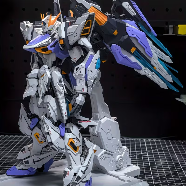 Producto - Mecha Core Industry 1/100 MG Charon Model Kit (Pre Venta)