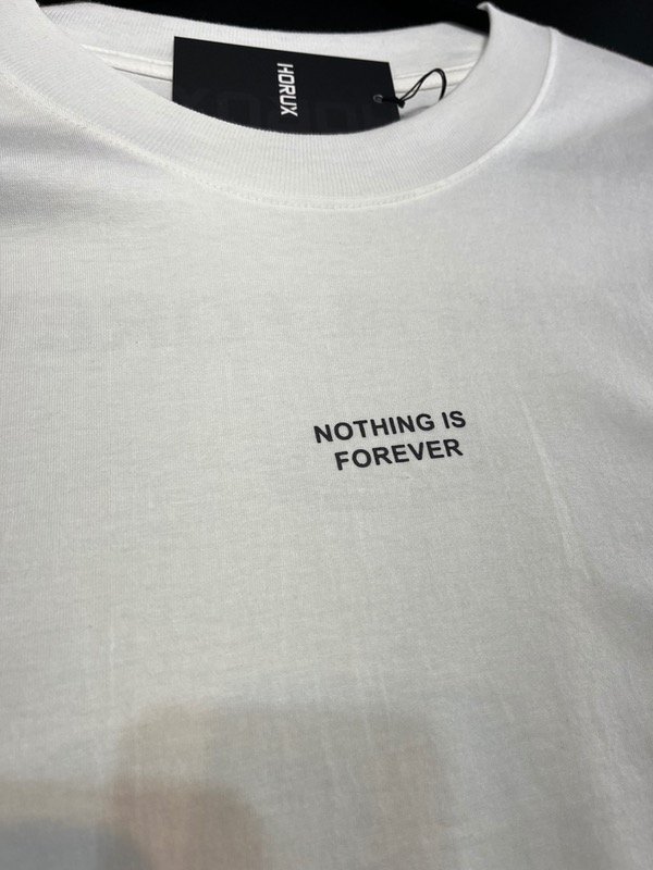 Producto - Remera Oversize Nothing is Forever