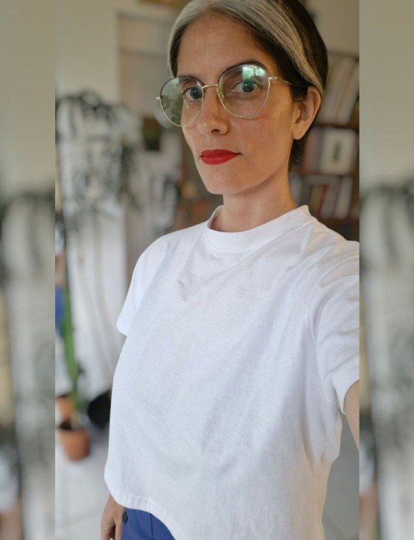 Producto - remera crop MUTABLE blanca