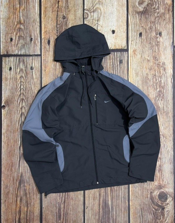 Producto - NIKE WATERPROOF OUTDOOR JACKET