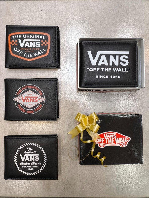 Producto - BILLETERA VANS