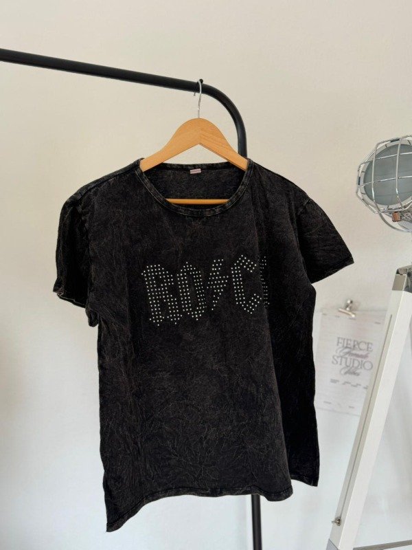 Producto - REMERA BATICK ROCK