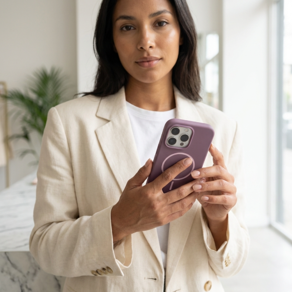 Producto - Funda silicona lila magsafe