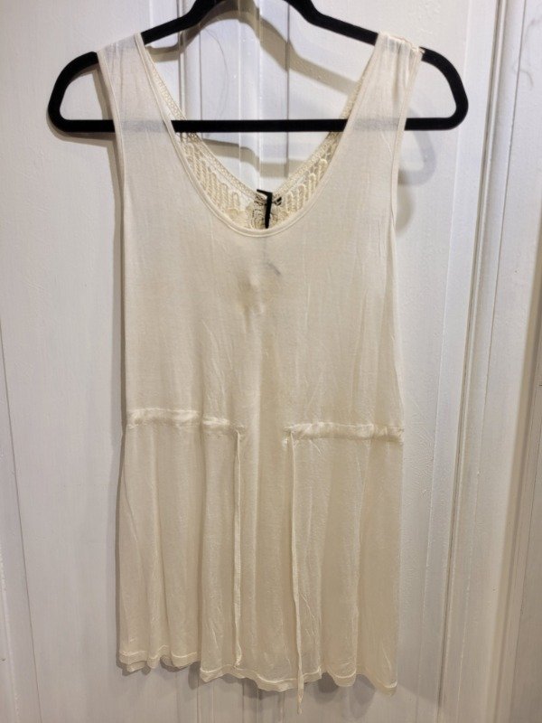 Producto - Musculosa WANAMA beige Nueva Con etiqueta Talle M - PRECIO: 56X