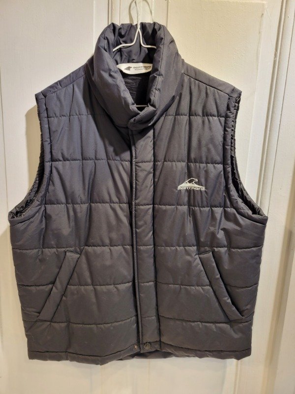 Producto - Chaleco MONTAGNE negro puffer Talle XS - PRECIO: 90X