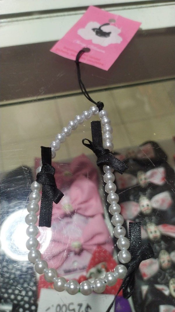 Producto - llavero 3 moñitos negros cherry blossom