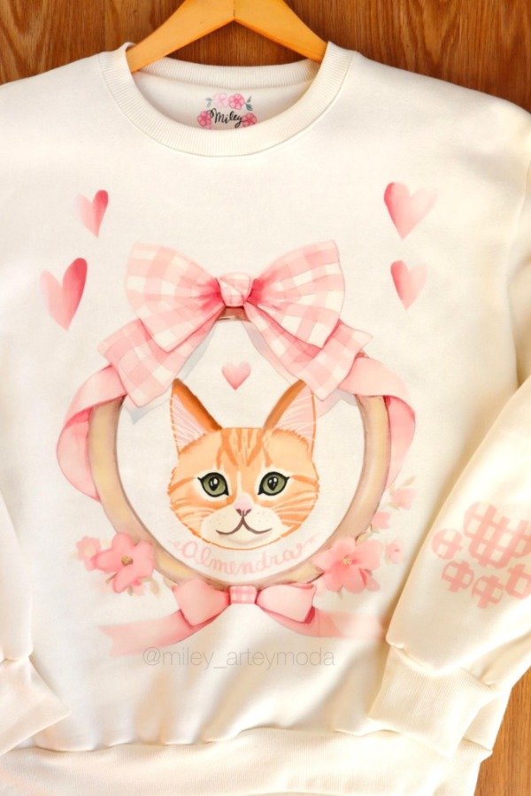 Producto - Buzo personalizado con marco ovalado coquette  (Talle S/M y L-XXL) A PEDIDO