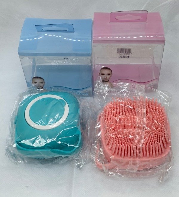 Producto - CEPILLO SILICONA DE DUCHA CON DISPENSADOR MYE07