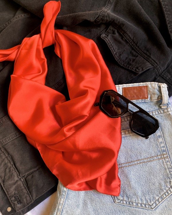 Producto - PAÑUELO ROJO