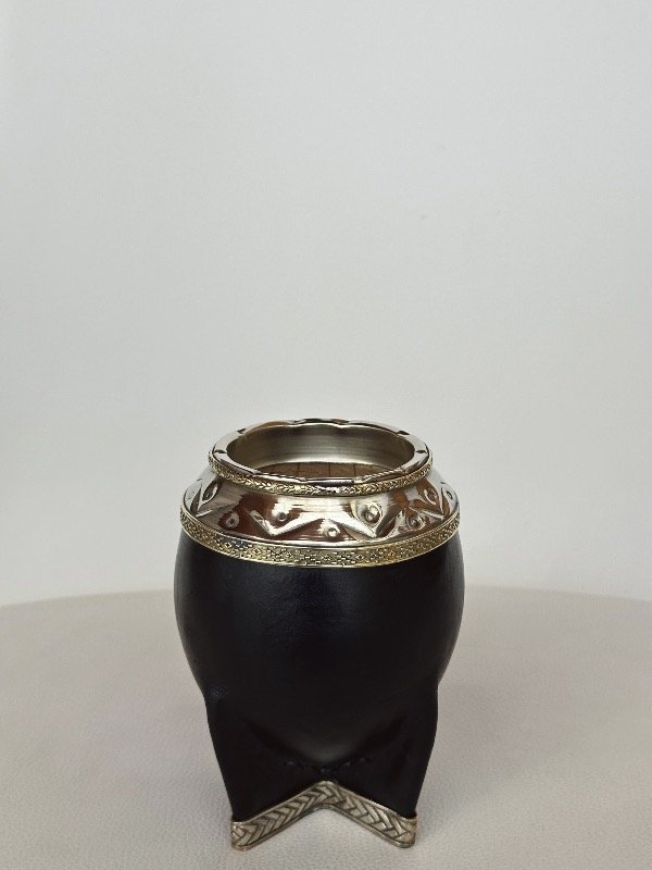 Producto - MATE TORPEDO DOBLE ANILLO CINCELADO CON BASE COMPLETA DE ALPACA