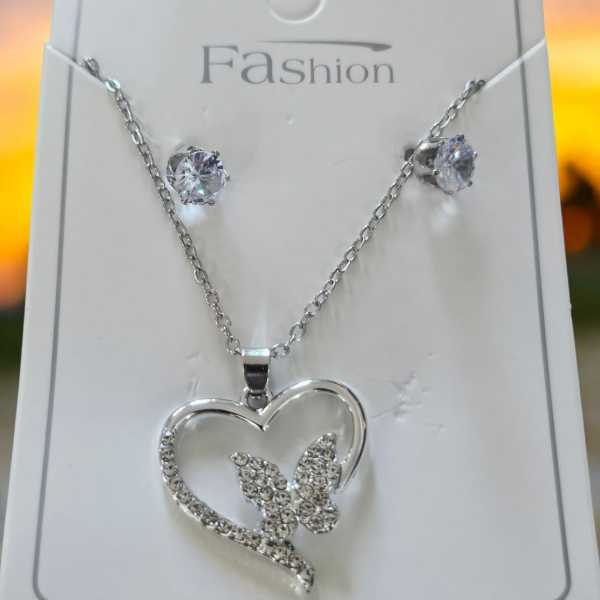 Producto - Conjunto corazon mariposa