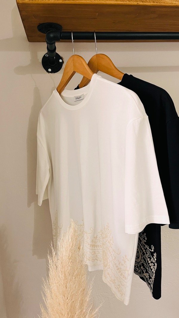 Producto - REMERA ATENEA BORDADA - 7