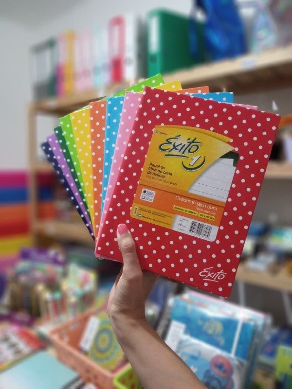 Producto - Cuaderno Éxito 1 x48h. Con lunares V/ colores T/D 16x21