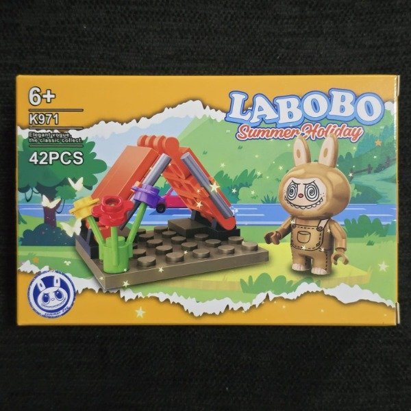 Producto - Lego: Labubu Summer Holiday (modelo 2) [chico]