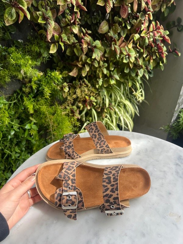 Producto - Sandalia Bibury print