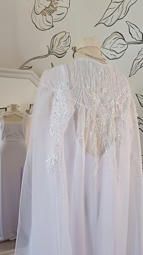 Producto - Capa de organza con broche