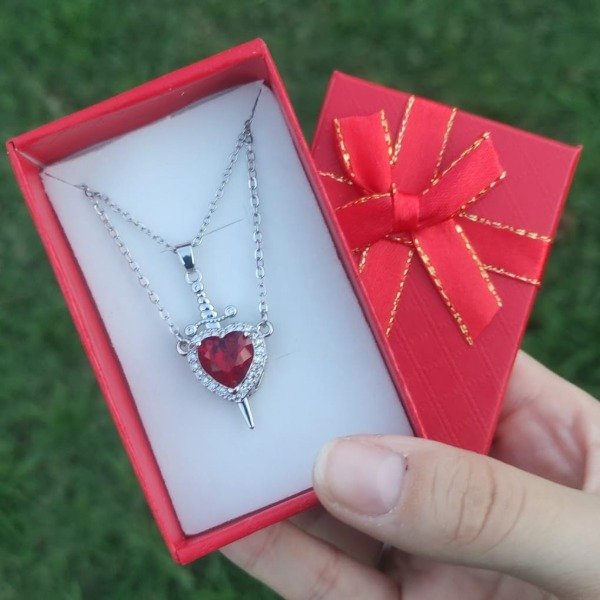 Producto - Collares DAGA Y CORAZON ROJO